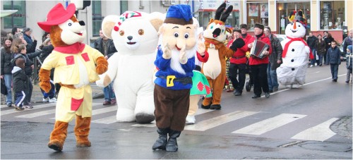 Un des 2 tic et Tac en tête de Parade Un des 2 tic et Tac en tête de Parade